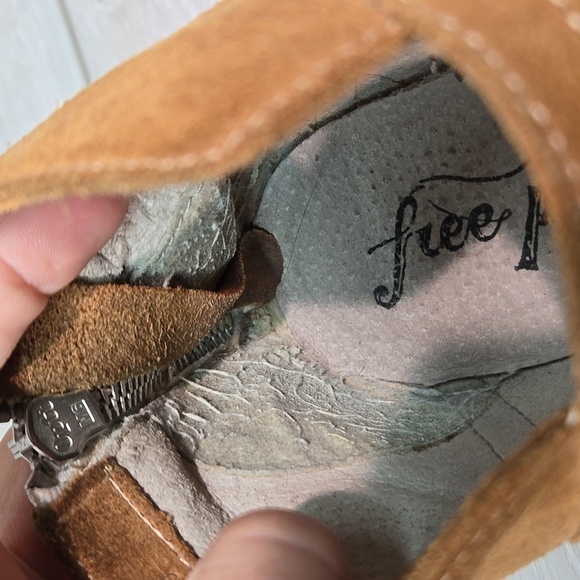 Free People Women Swept AwayLeather Back Zip Pointed Toe shoes boots sz 8.5 - Picture 15 of 16